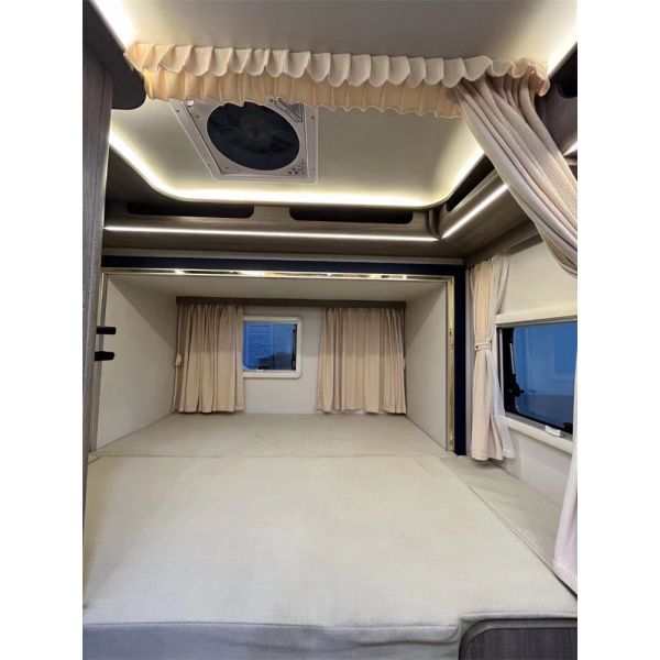 Путешественный трейлер RV Camper Motorhome Голый с воском от Roro Ship или Bulk Ship