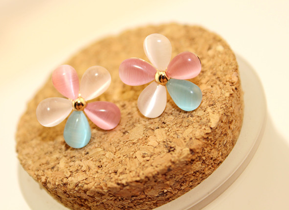 Opal five wild small fresh flower diamond opal earrings