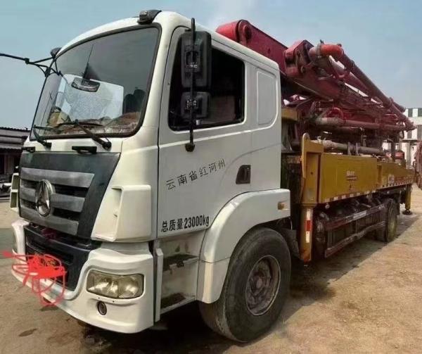 Réparation et entretien professionnels de camions de pompage de béton d'une longueur de 37 m avec châssis Mercedes