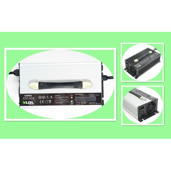 Automatic 60V 15A Lithium Battery Charger LCD Display Of Charging Voltage And Current