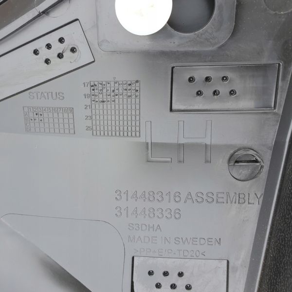 31448316 Left Front Door Molding for XC40 Models 2018 to 2023