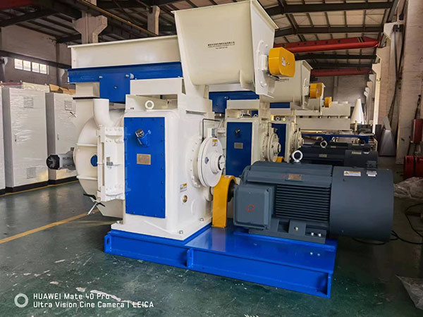 Máquina para fabricar pellets de aserrín de 200KW 4T/H DRZL650 Pellet Mill