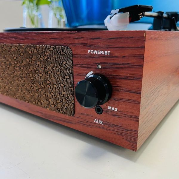 Vintage Record Player With Built In Speakers , 3 Speed Turntable With Speakers