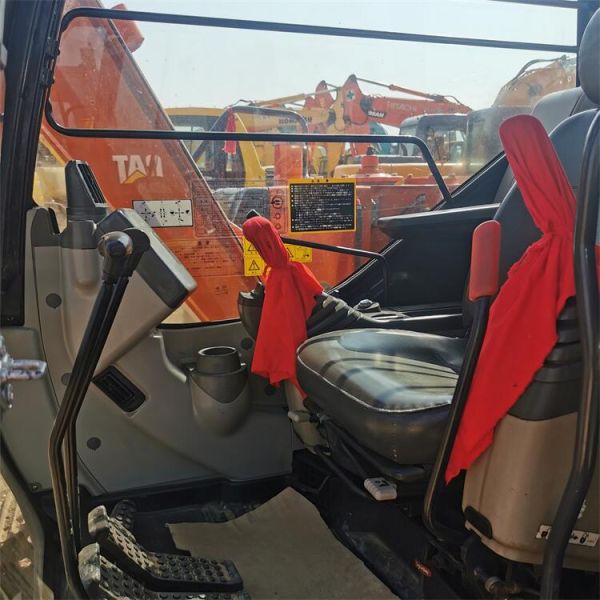 Used Excavator Hitachi ZX60 6 Ton Japan Original Good Condition Earth-Moving Machinery