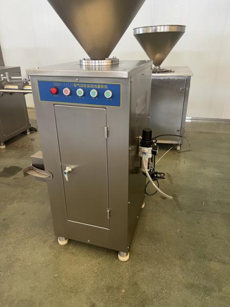 0.05kw Sausage Filling Machine With Twisting And Pneumatic Portioning System