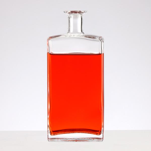 Luxury Clear Glass Bottle for Whisky 500ml 700ml High End Acceptable Customer's Logo