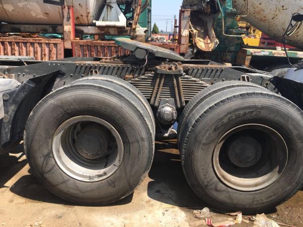Sinotruk Howo Tractor Head Low Fuel Consumption 2014 Year With New Battery