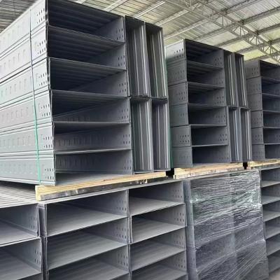 Length 2m 3m 6m Silver Solid Bottom Cable Tray System 500kg For Heavy Duty Cable Organization