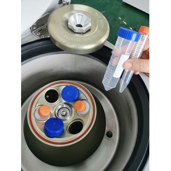 Высокоскоростная центрифуга трубки PCR Refrigerated сила машины 1000W центрифуги с ротором угла ротора качания