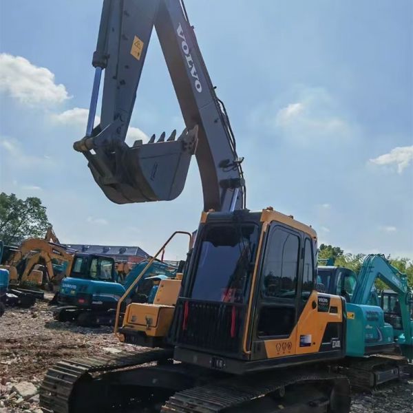 Подержанный экскаватор Volvo EC140 0,66 м3 Кувшин Подержанный экскаватор Дешевая машина