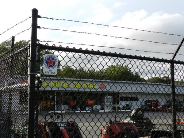Boundary Wall wire fencing mesh For Leisure Sports Field / School Chain Link Fence