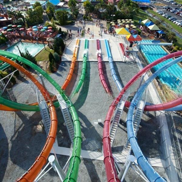 Un toboggan aqualoop extérieur passionnant pour le parc aquatique