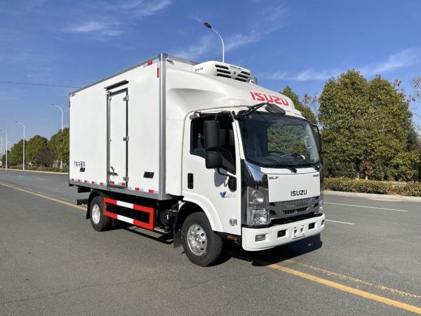 Chassis stable et de puissance durable Isuzu M100 camion réfrigéré