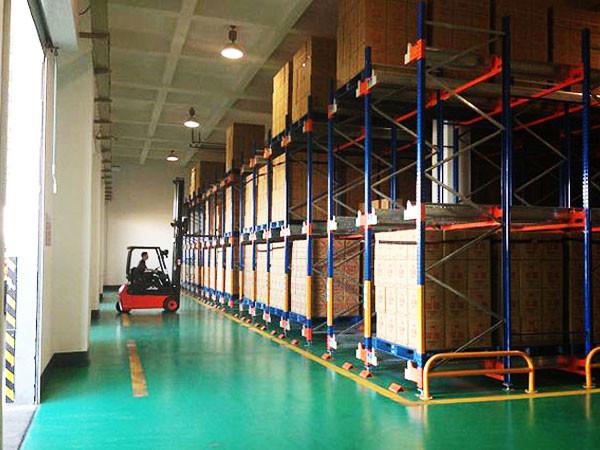 Sistema de estantes de transporte de radio de almacenamiento en frío flexible OEM con 1000 kg por paleta
