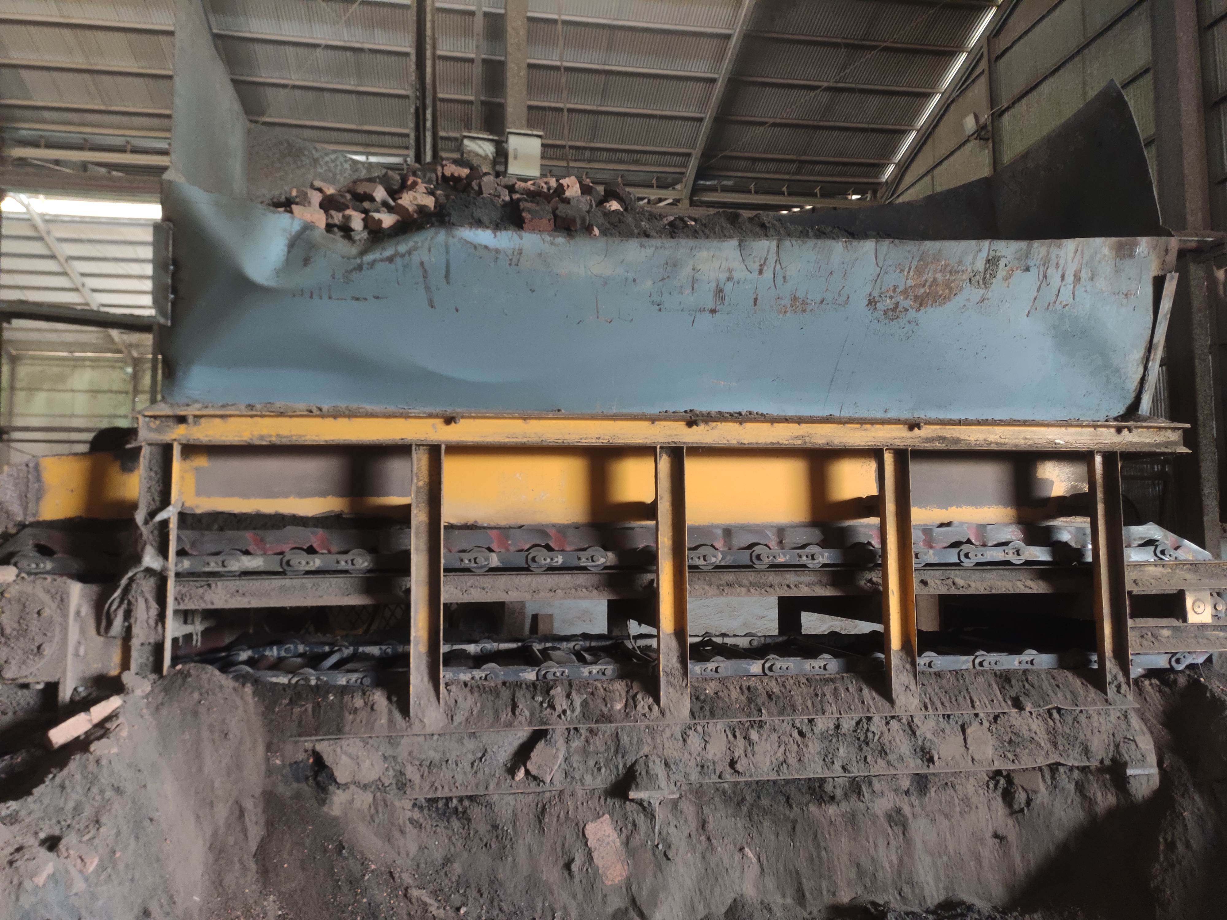 Глина стальной структуры фидера коробки полностью делая машину, 9-30M3 в емкость часа с поясом транспортера 650x5x8100mm резиновым