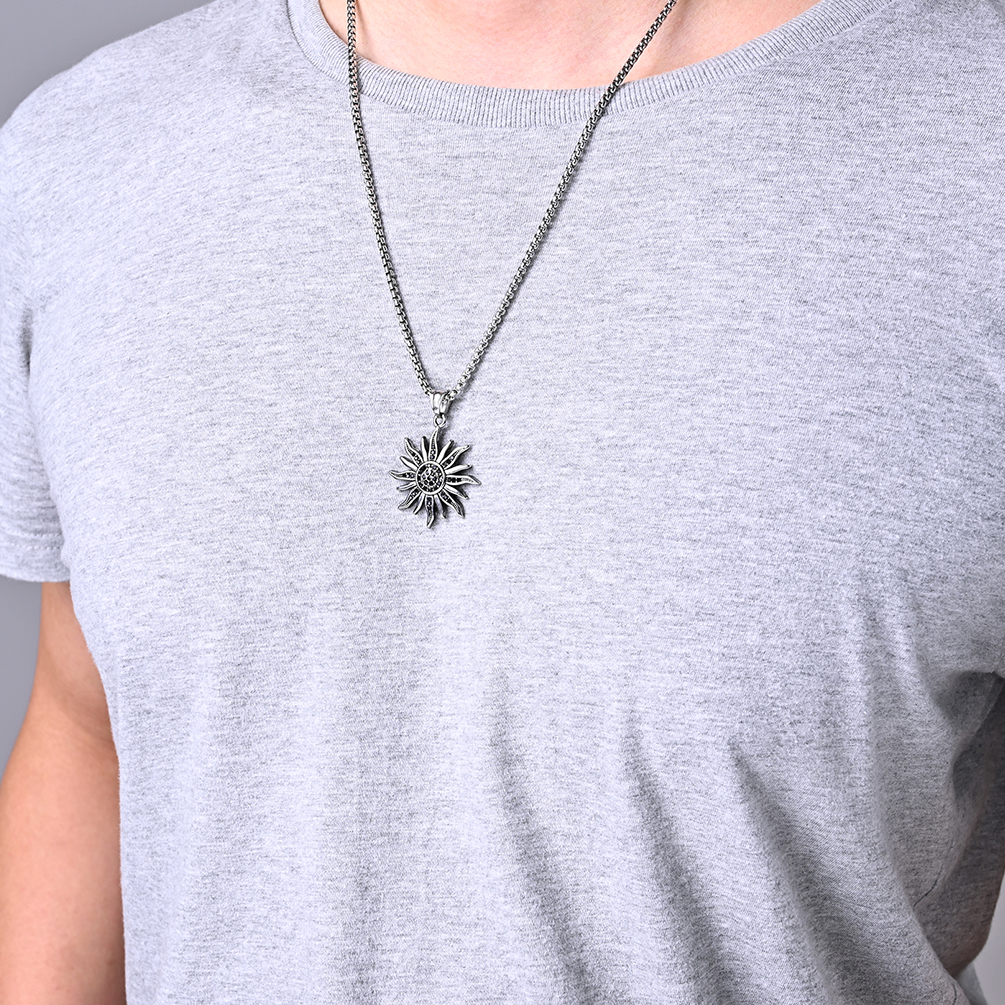 Colliers en acier inoxydable et en or en forme de tournesol Colliers d'usine Collier d'homme en gros