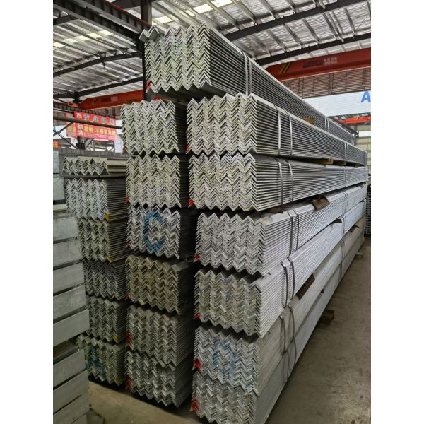 Q235 Q345 гальванизировало стальными угол прорезанный профилями я испускаю лучи с отверстиями