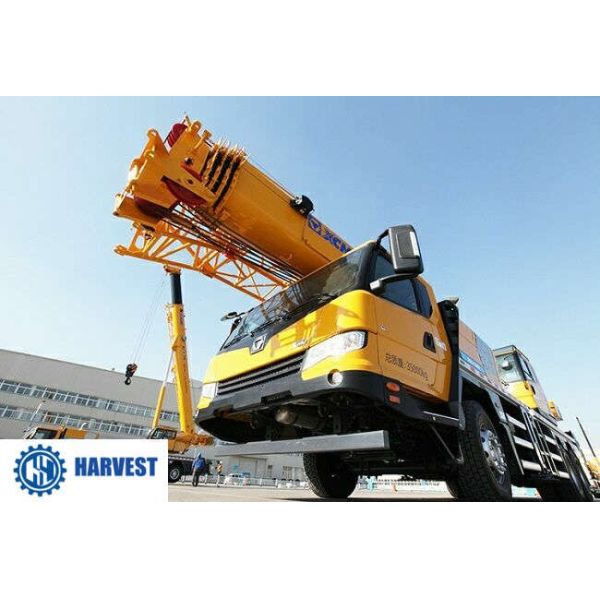 56.8m Max Lifting Height  XCT35 35t Crane Truck For Construction mobile