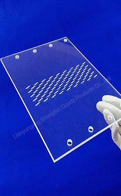 Прозрачная стеклянная пластина кварца с лазером полупроводника отверстия сверля 100мм