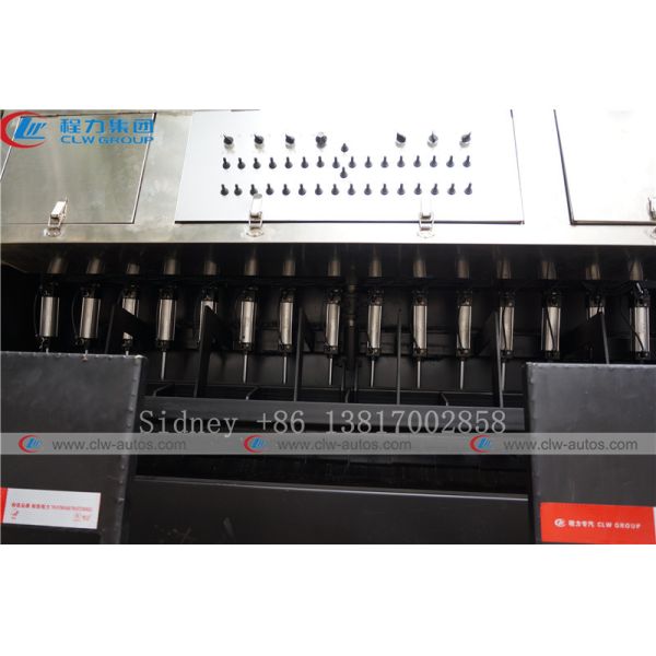 HOWO 6X4 Stainless Steel Q304-2B Asphalt Paving Truck