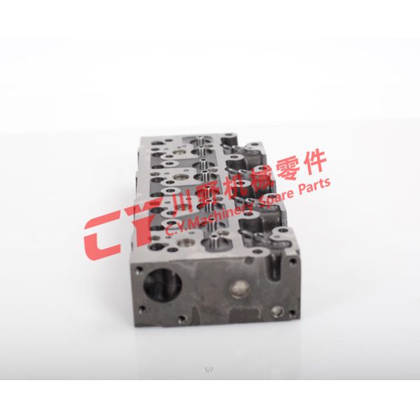 6208 - 11 - 1100 6208111100 Engine Cylinder Head S4D95 PC130 - 7 Turbo