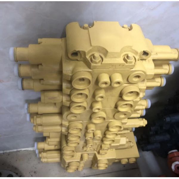 R80-7 Hydraulic Main Control Valve Assy for Hyundai Excavator Spare Parts 31N1