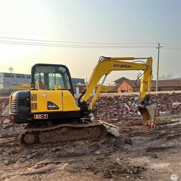 South Korea Used Hyundai Excavator 6Ton Small Sized  60-7 Robex Excavator