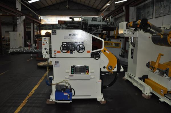 Empty Feeder Feeding Length Stamping Peripheral Equipment Line Speed 16~24 M / Min