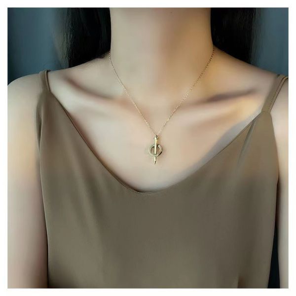 Female Creative Personality Titanium Steel Curved Sickle-shaped Nail Sticky Diamond Necklace