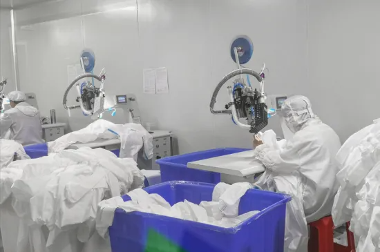 Antibacterial Disposable Medical Gowns Medical Protective Clothing High Air Permeability