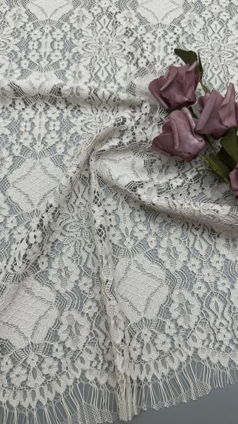 Des vêtements de mode blancs et élégants