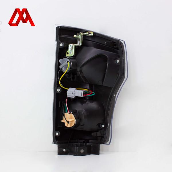Feu de position avant gauche pour ISUZU ELF (à partir de 2003) – IZUMI Auto Parts | 8-98010-892-0