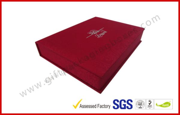Luxury Silk Gift Packaging Boxes Customized Silver Hot Stamping Logo