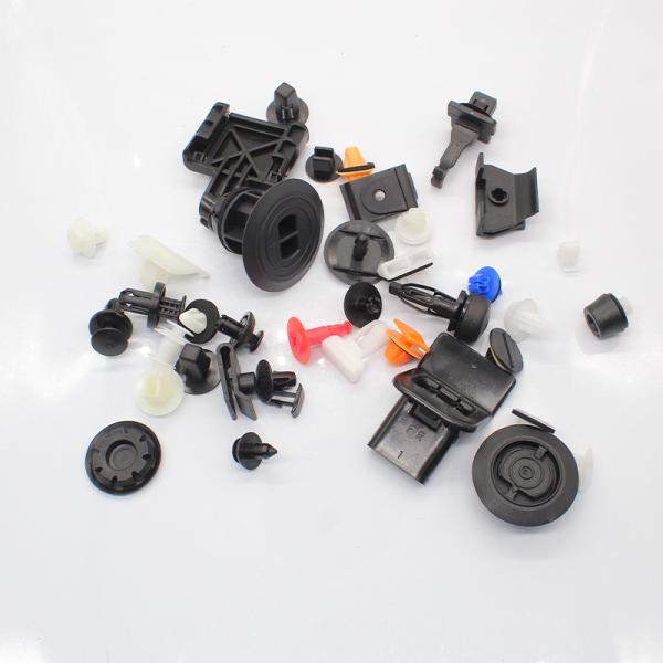 Clip de fijación de plástico para parachoques de Toyota 100 pcs Rivet de tipo de empuje colorido