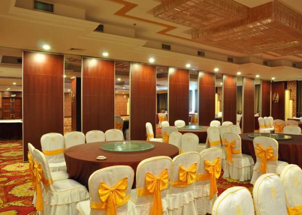 Art Gallery Mirror Sliding Doors ,  Sliding Bathroom Doors For Meeting Room