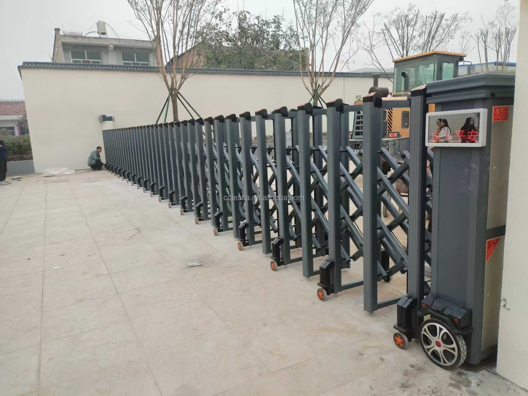Hot Selling  Touchless Security Garage Aluminum Automatic Sliding Gate Safety Front Gate
