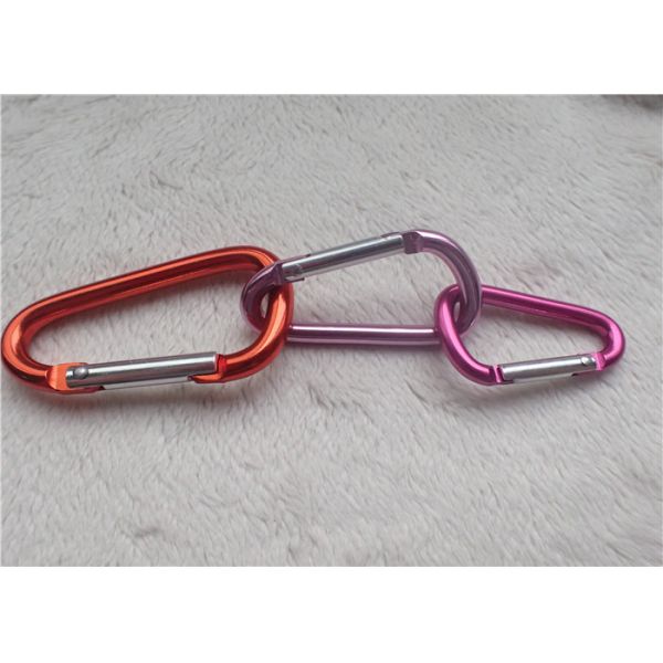 El pequeño múltiplo promocional personalizado del mosquetón de los regalos colorea D - tenedor formado de la llave del metal de la hebilla del alpinismo