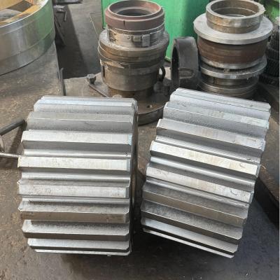 Custom Spur Gears with Rectangular Spline 220-260 HB Hardness