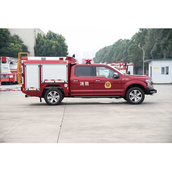 4x4 Petit camion de lutte contre les incendies