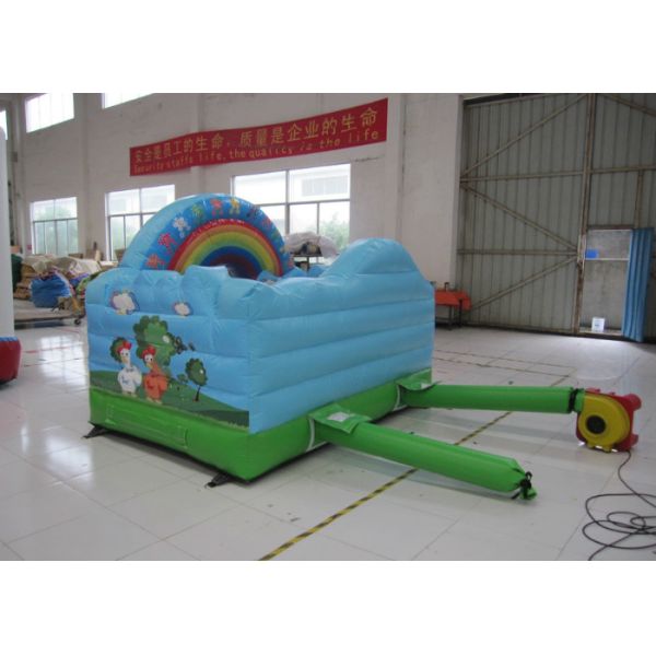 La granja al aire libre del arco iris embroma la casa inflable de la despedida 0.55m m PVC 3 los x 2m para el partido
