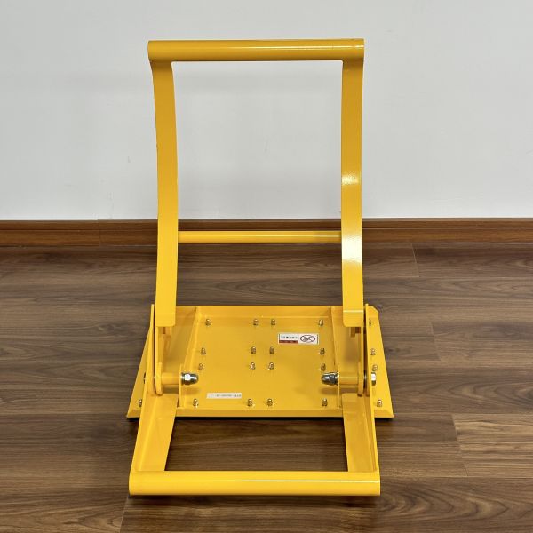 Areas Where Vehicles Travel At Low Speeds Traffic Barrier Part Replaceable Design Ensuring Easy Maintenance and Traffic Safety