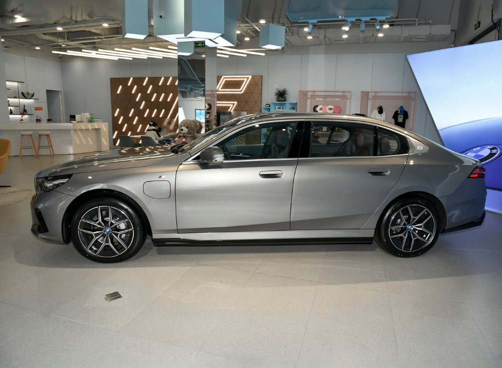 2024 M60 G60 35l Роскошный внедорожник EV I5 BMW Подержанные автомобили Тернарная литий-ионная батарея для взрослых