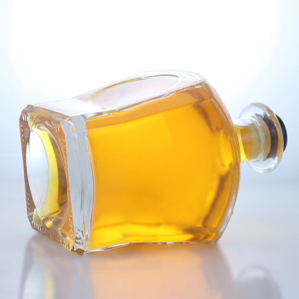 Glass Collar Material Square Shape Whiskey Vodka Tequila Brandy Gin Rum Bottle with Cork