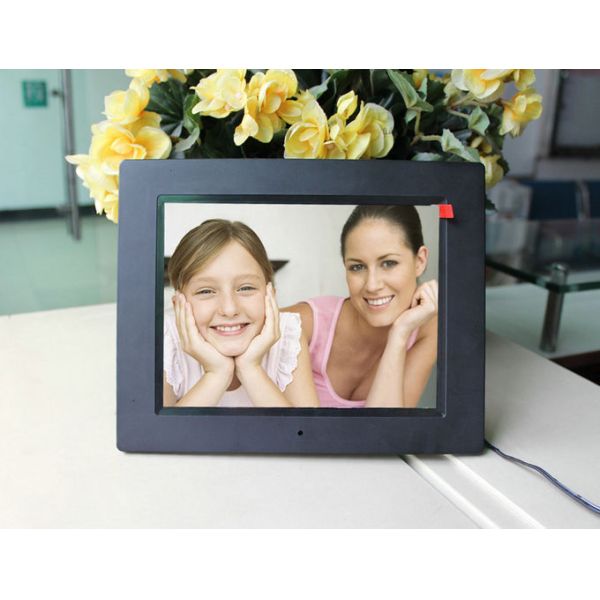 4:3 ratio multimedia function 8 inch LCD digital photo frame for family or commercial purpose