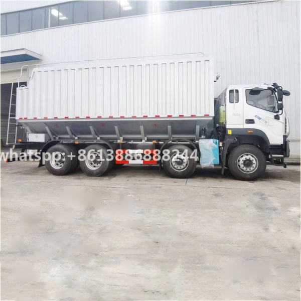 FOTON 8*4 Bulk Feed Truck   Feeding Stuff   Farm Animal Feed Transporter
