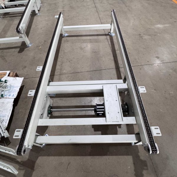 Motor Driven Pallet Chain Conveyor Customizable Automated Pallet Conveyor Systems