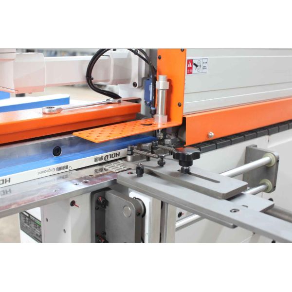 Furniture Wood Panel Closets Cabinet Edge Banding Machine Wood Bander 0.6Mpa