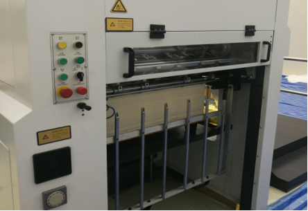 CE аттестовал фольгу TMY-800H автоматическую штемпелюя и умирает автомат для резки для пакета