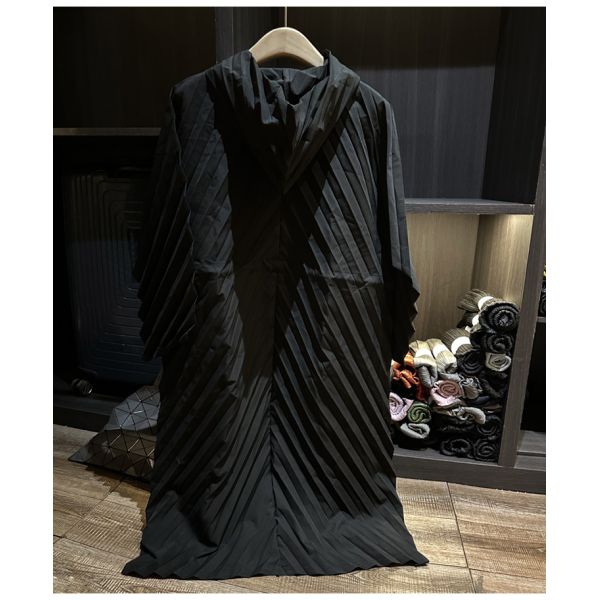 Elegant temperament, solid color hooded pleated loose version, casual mid length windbreaker jacket, autumn