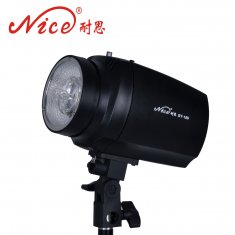 Дверь амбара студии деятельности портрета простая освещая наборы